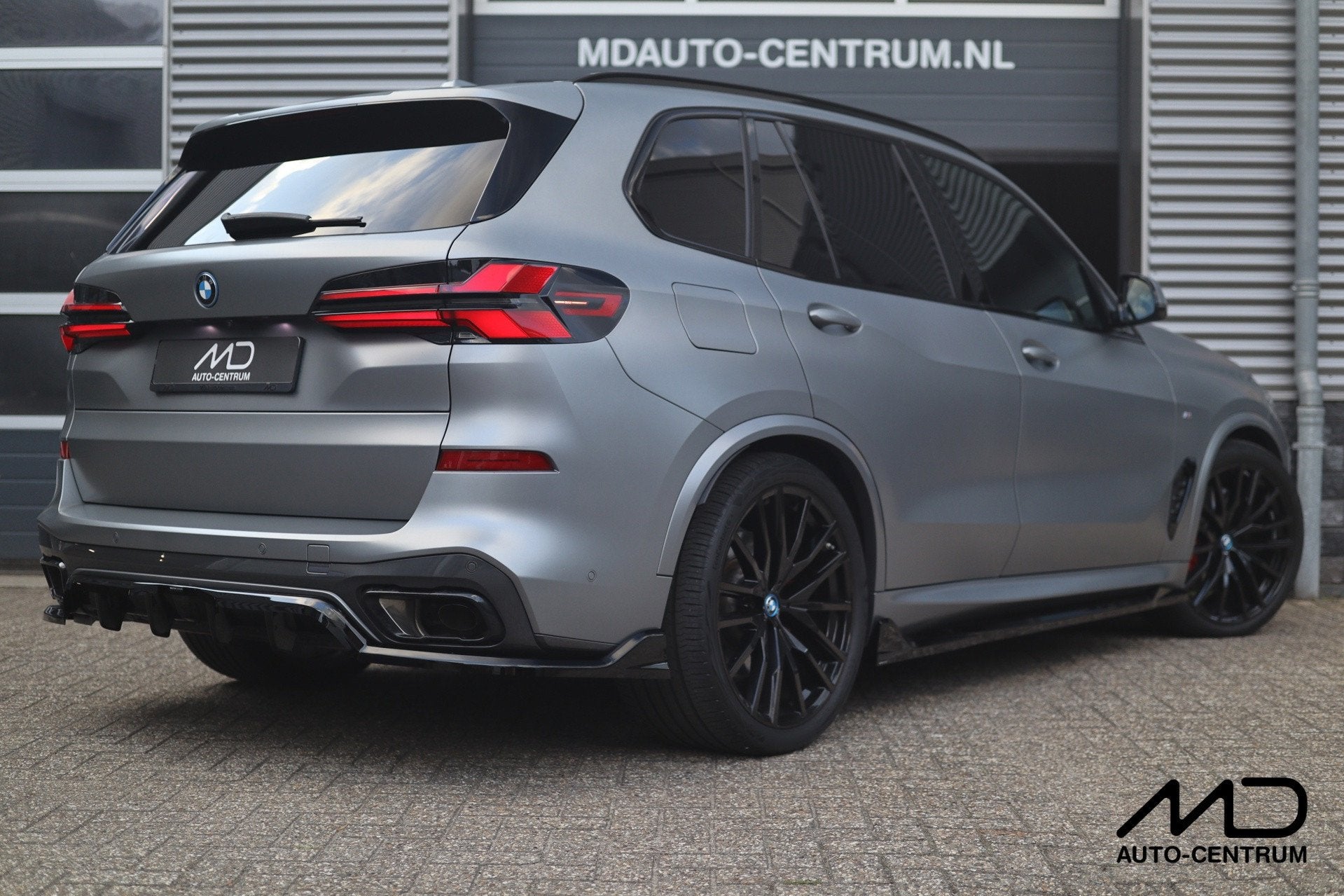BMW X5 XDrive50e M-Sport Pro| Frozen Grey| 22 inch| Maxton|, Automaat, Gebruikt, Bedrijf, 489 pk
