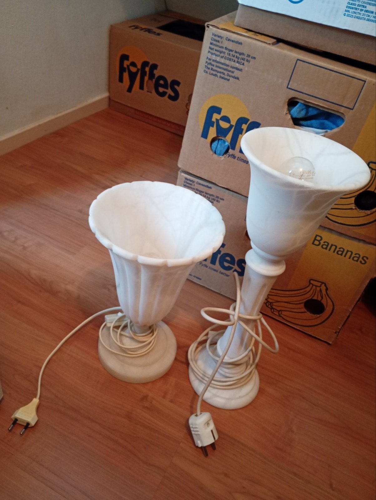 2 mooie tafellampen te koop, Huis en Inrichting, Lampen | Tafellampen, Wit, Ophalen, Zo goed als nieuw, Steen/keramiek