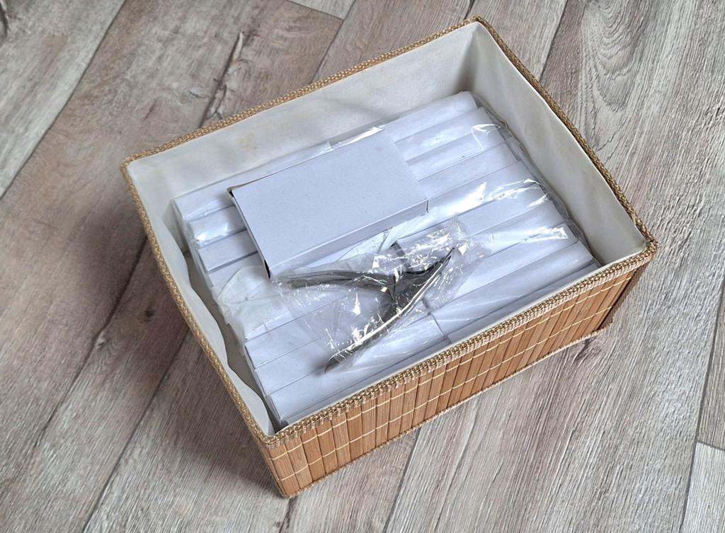 Wegens stoppen doos met nieuwe tipknippers nageltips, Nieuw, Ophalen of Verzenden, Handen en Nagels, Toebehoren