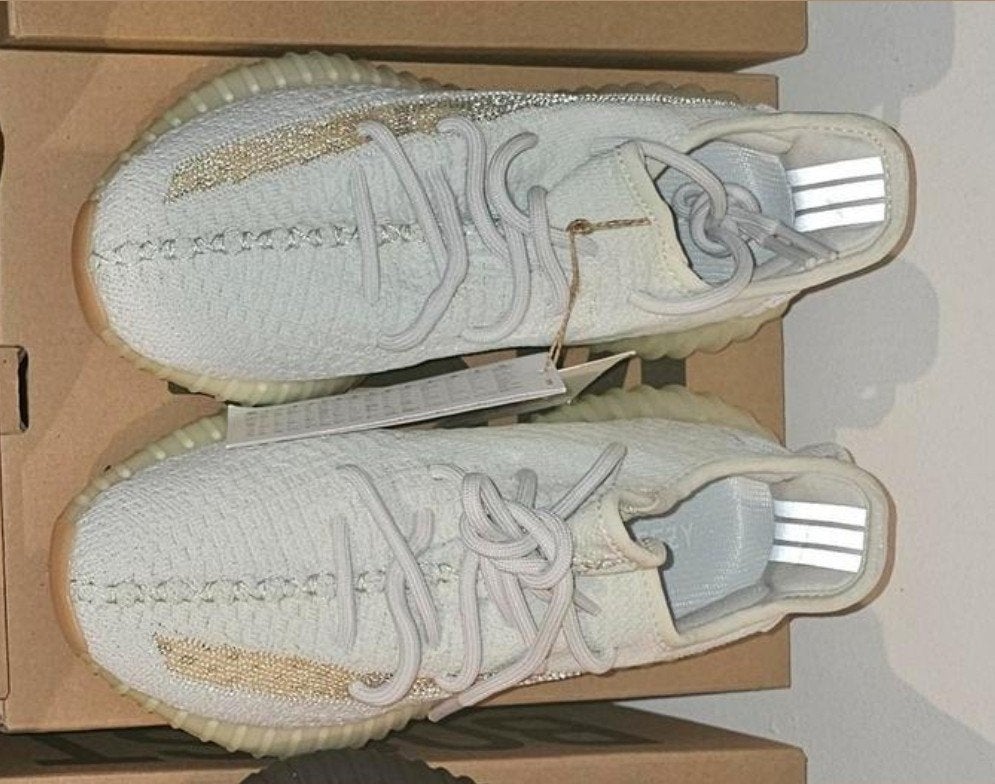 Yeezy 350 V2 Hyperspace - Maat 38 2/3, Kleding | Dames, Schoenen, Adidas, Ophalen of Verzenden, Nieuw, Sneakers of Gympen