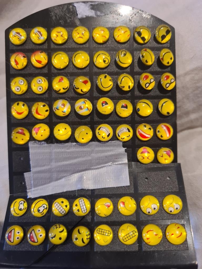 Grappige Smilie Oorbellen - Nieuw - €1 per paar, Ophalen, Overige materialen, Geel, Nieuw