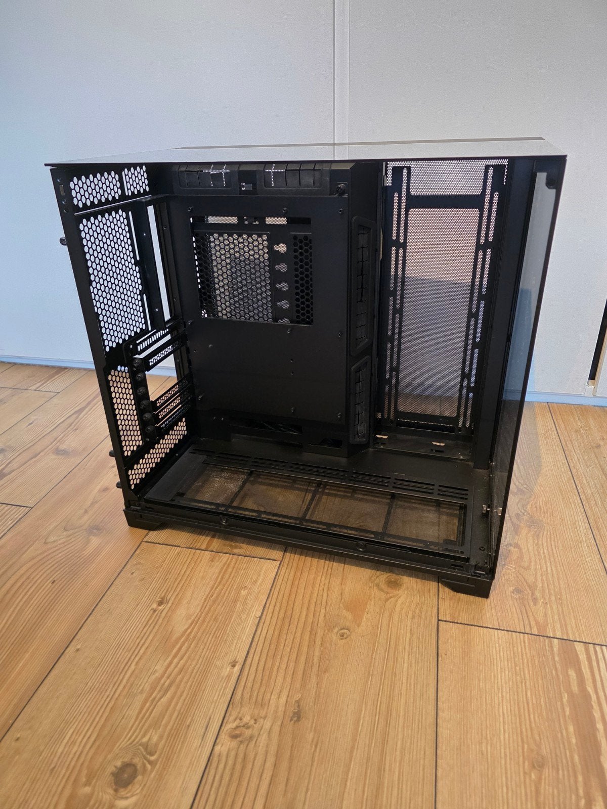 Lian Li Vision 011 PC systeemkast (black), Computers en Software, Computerbehuizingen, Ophalen, Zo goed als nieuw