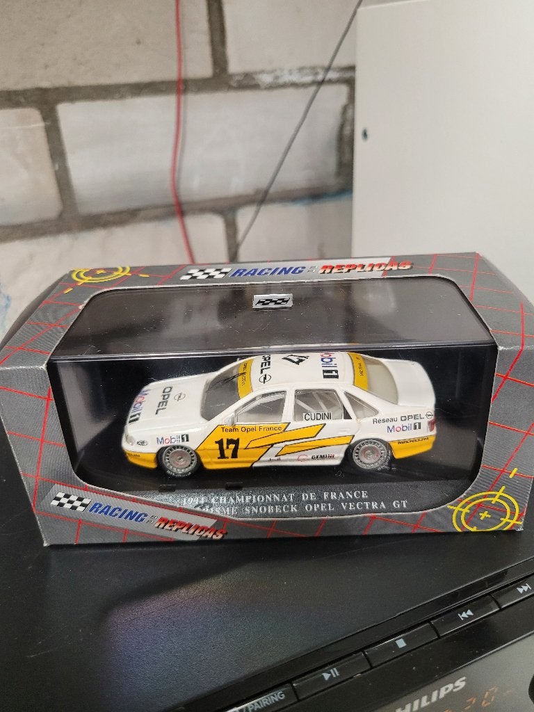 Opel vectra gt racing replicas 1;43, Ophalen of Verzenden, Zo goed als nieuw, Auto, Overige merken