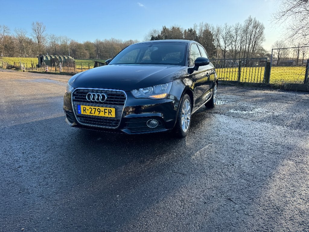 Audi A1 1.4 Tfsi 90KW SB S-tronic 2013 Zwart, A1, 4 cilinders, 4 stoelen, 610 kg