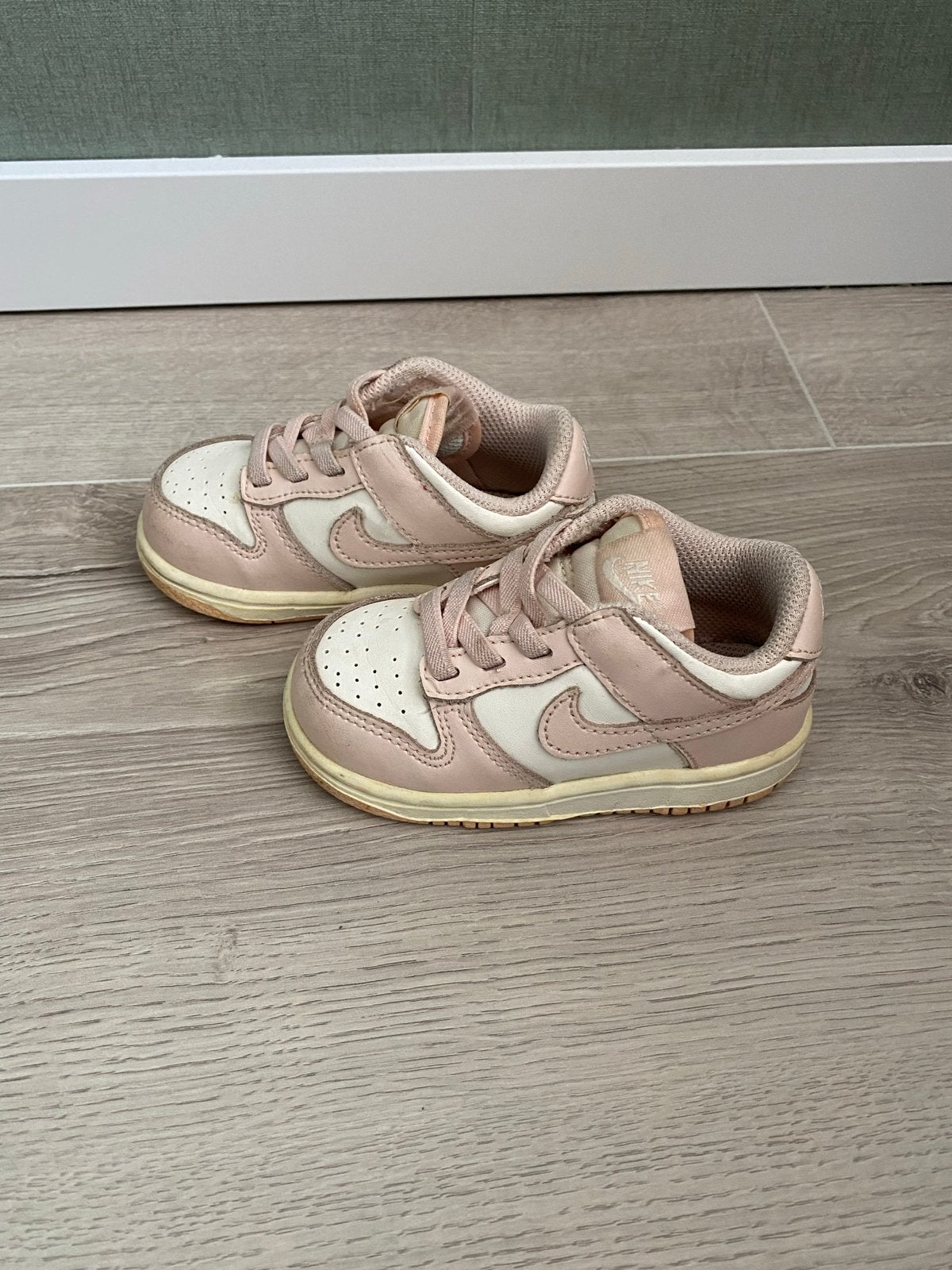 Nike Dunk Low Roze Witte Sneakers Maat 22, Gebruikt, Schoenen, Verzenden, Meisje