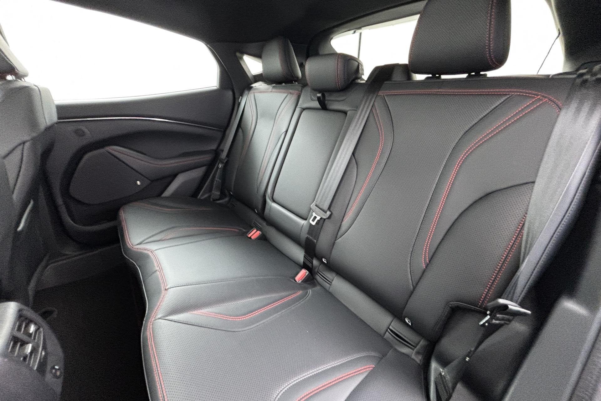 Foto 25 van Ford Mustang Mach-E Extended AWD 98 kWh Volledig elektrisch