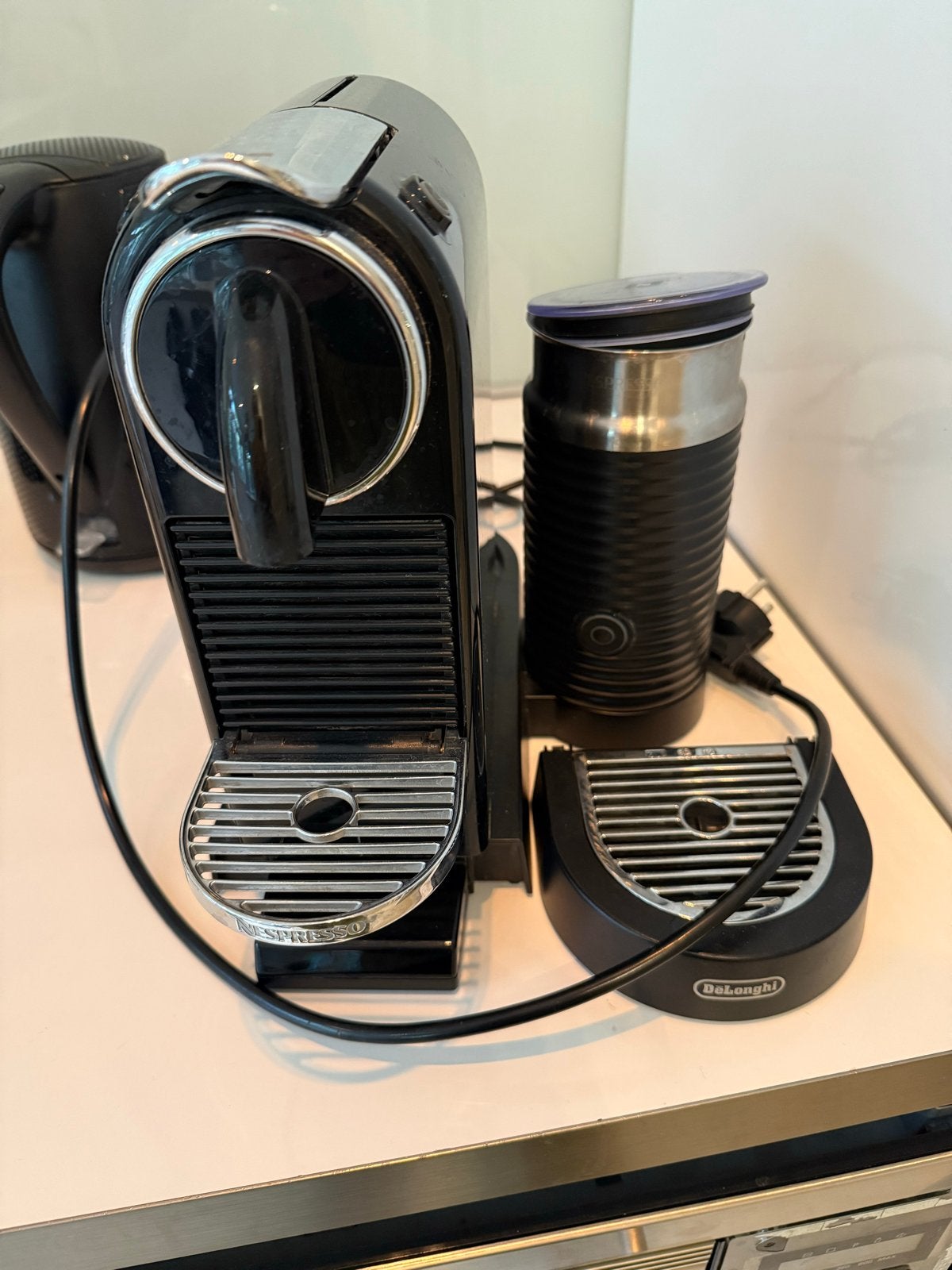 Nespresso apparaat met lekkage - voor onderdelen/reparatie, Ophalen, Niet werkend, Koffiemachine, Koffiepads en cups