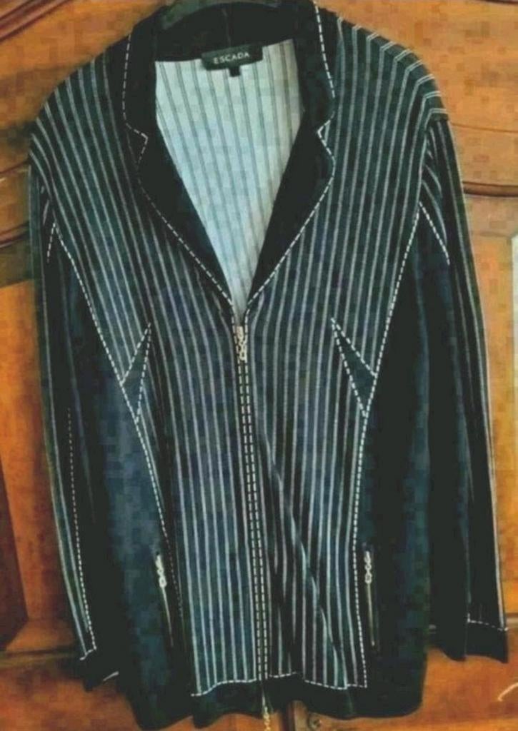 Zwarte Escada krijtstreep tricot rayon vestjasje 44, Escada, Verzenden, Zo goed als nieuw, Zwart