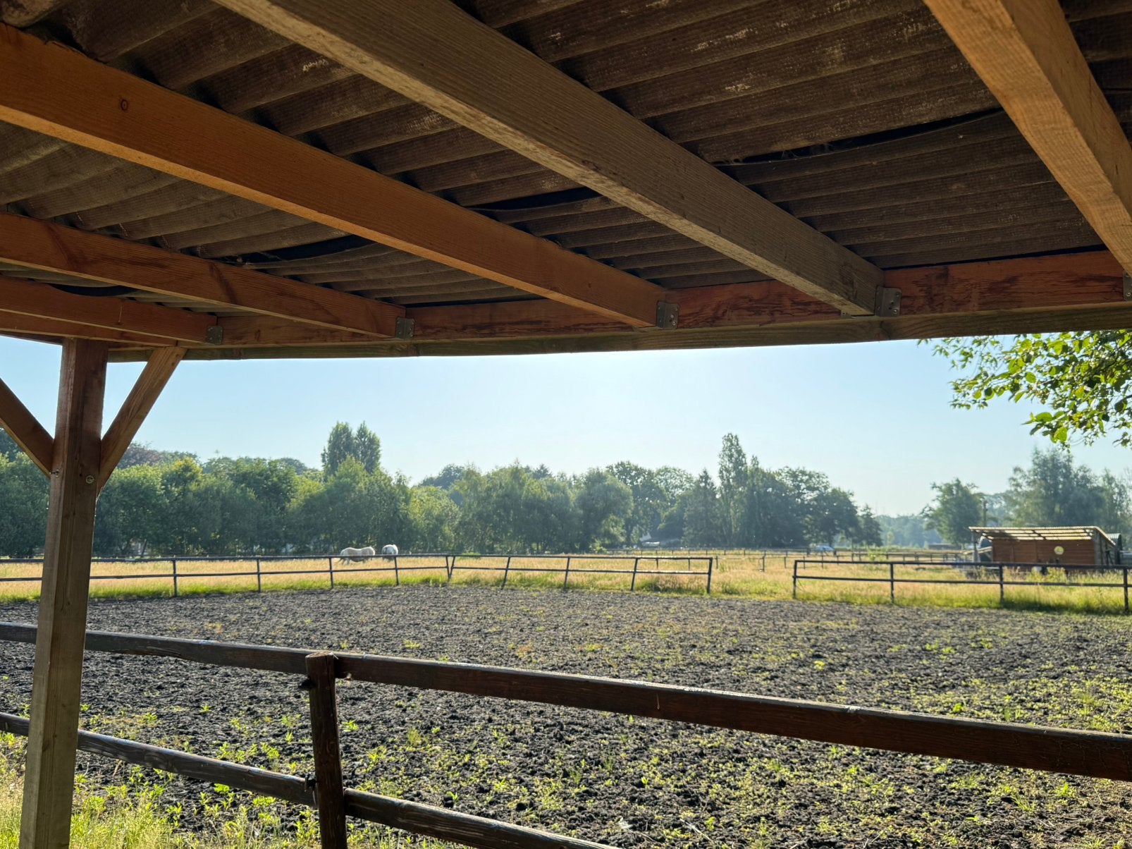 24/7 buiten stalling aangeboden Lieren, Stalling