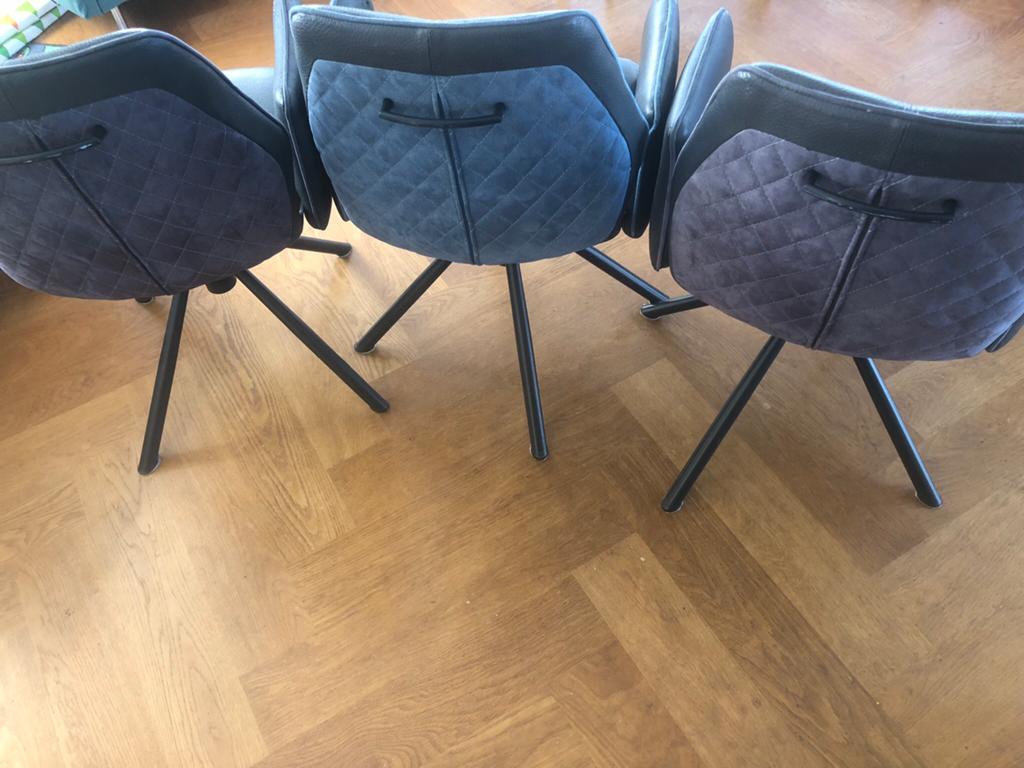 6 eetkamer stoelen draaibaar (materiaal bladdert af), Huis en Inrichting, Ophalen, Kunststof, Gebruikt, Grijs