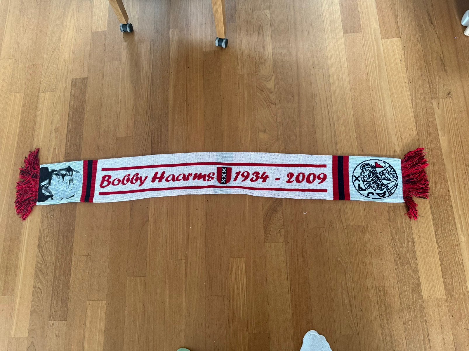 Ajax sjaal bobby haarms, Verzamelen, Sportartikelen en Voetbal, Ophalen of Verzenden, Zo goed als nieuw, Ajax, Vaantje of Sjaal