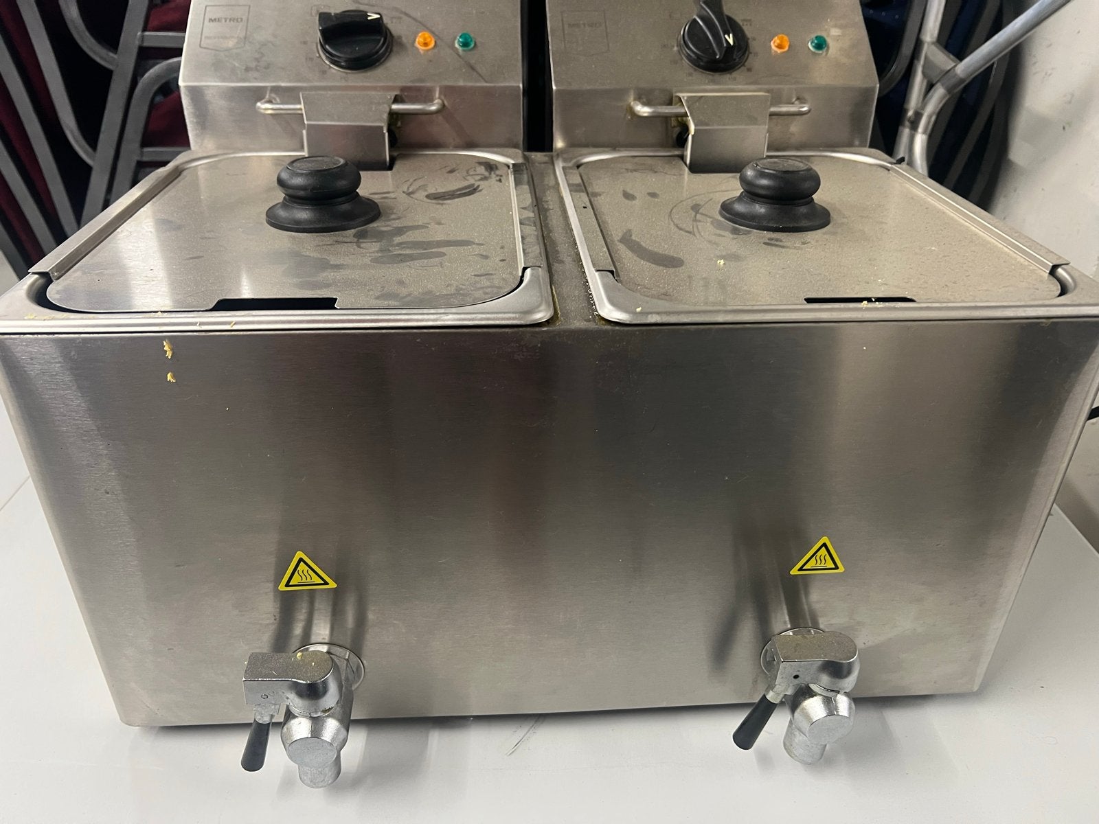 Professionele dubbele friteuse Metro GDF3028, 4 liter of meer, Ophalen, Gebruikt, Duo-friteuse
