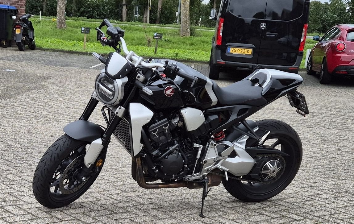 HONDA CB 1000 R ABS (2019) 13.880 Km, HONDA, 4 cilinders, Bedrijf, Onbekend