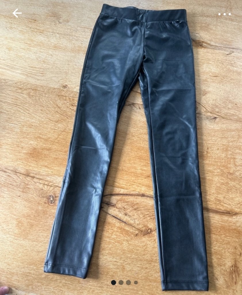 Zwarte imitatie leren legging, Broek, Meisje, Ophalen of Verzenden, Zo goed als nieuw