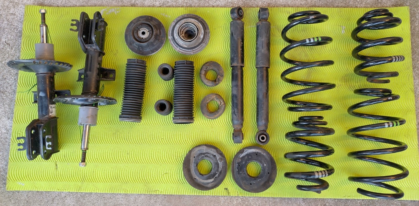 mooie vering/demperset met toebehoren voor VW T5 T6 volkswag, Ophalen, Volkswagen