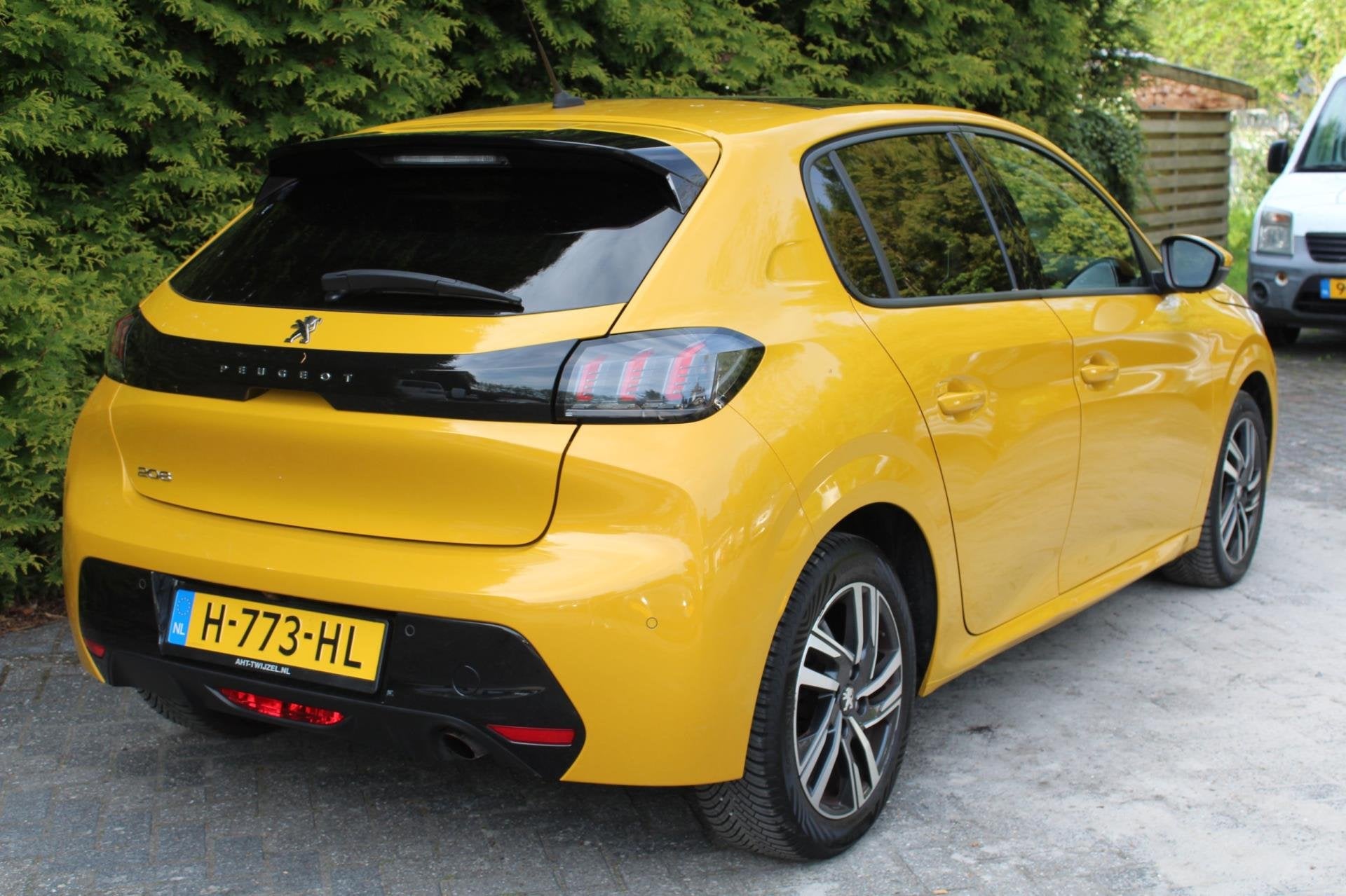Peugeot 208 1.5 BlueHDi Blue Lease Allure 102PK | Navigatie, Voorwielaandrijving, Dealer onderhouden, Gebruikt, Euro 6