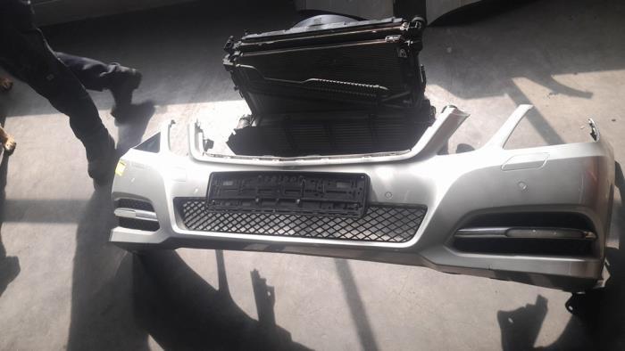 Voorbumper van een Mercedes E-Klasse (775), Gebruikt, -, Ophalen of Verzenden, Bumper