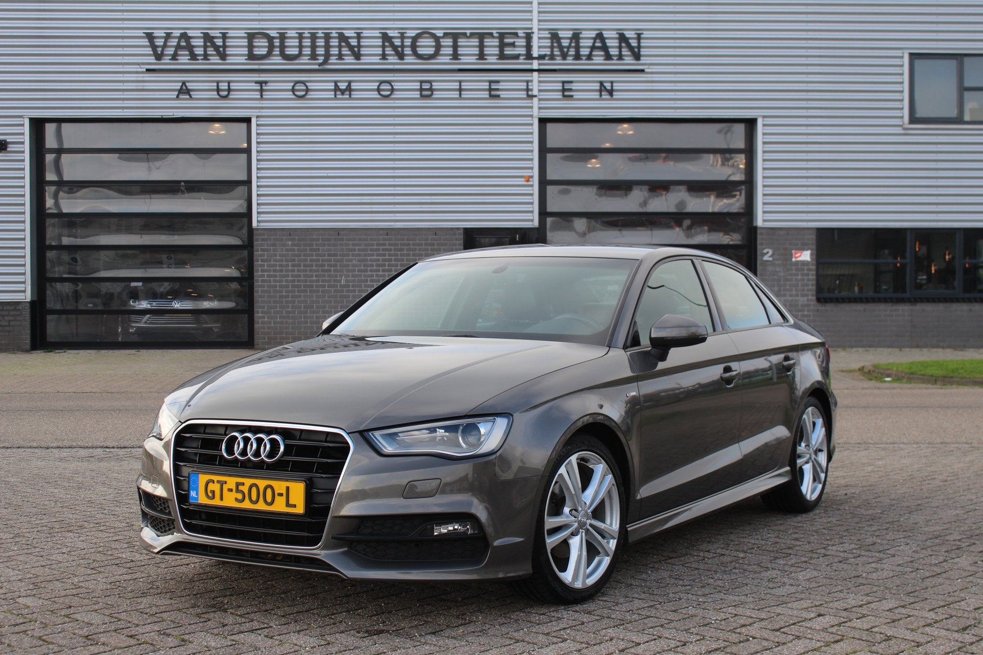 Audi A3 Limousine 1.4 TFSI CoD Ambition Sport Edition / B&O, Dealer onderhouden, Gebruikt, 4 cilinders, Leder en Stof