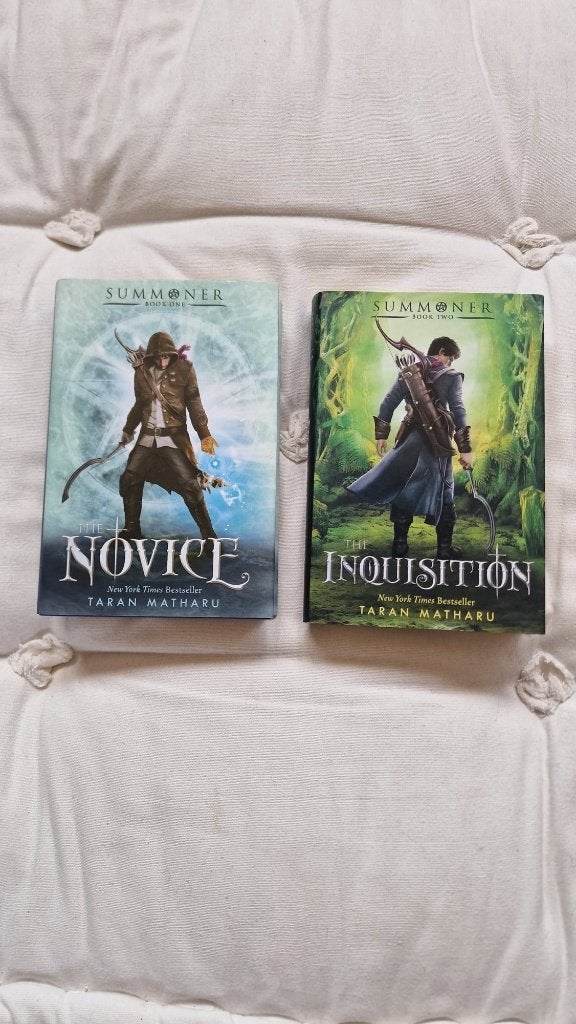 Summoner series deel 1 en 2 - Taran Matharu, Ophalen of Verzenden, Gelezen
