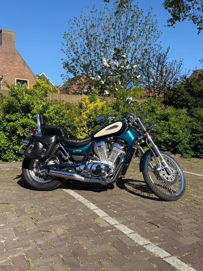 Zeer nette Suzuki motor VS800 Intruder te koop, Motoren, Cardan-aandrijving, 2 cilinders, Occasion, 805 cc