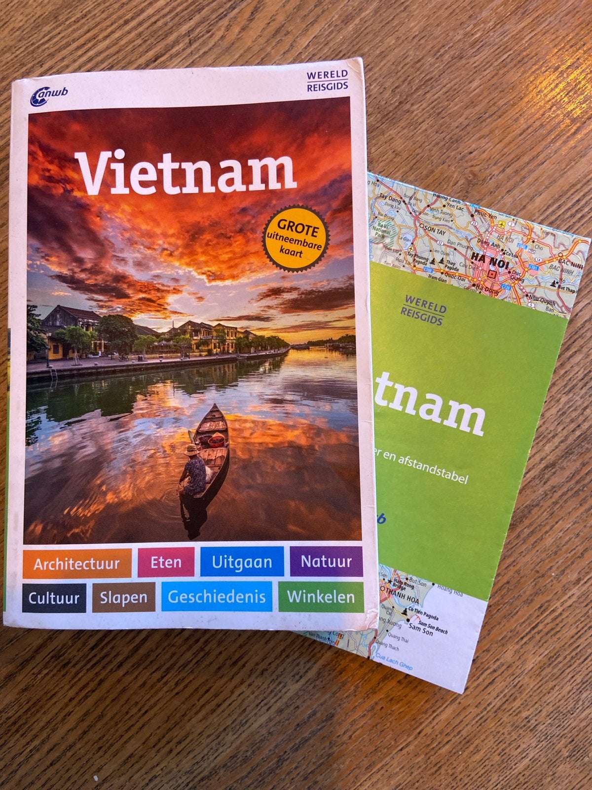 ANWB Wereld Reisgids Vietnam met uitneembare kaart, Ophalen of Verzenden, Zo goed als nieuw, Reisgids of -boek, ANWB