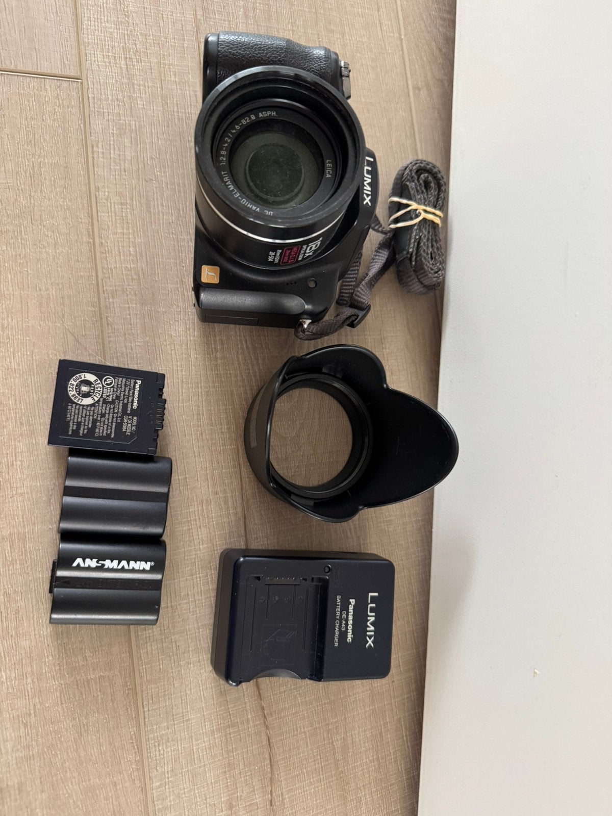 Panasonic DMC-FZ18 fotocamera met 3x batterijen, Ophalen of Verzenden, Zo goed als nieuw