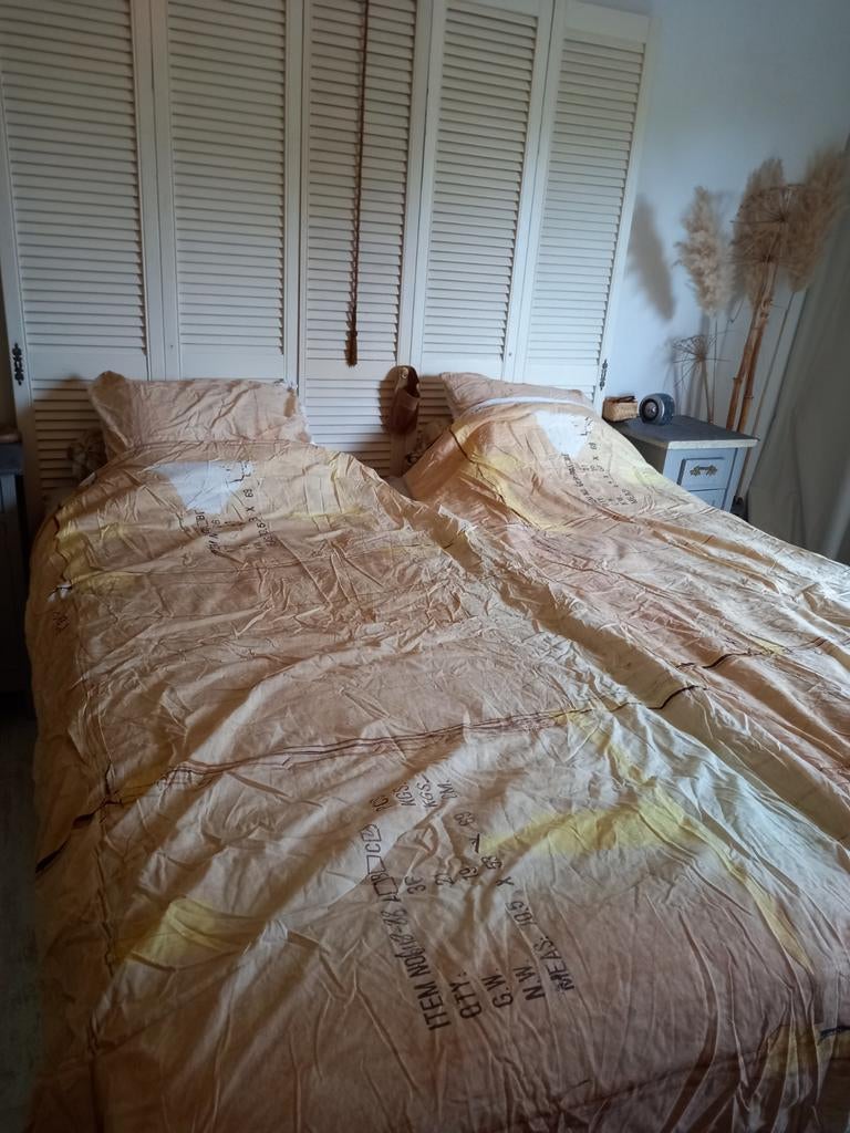 2 x 1 p dekbedovertrek van Snurk print kartonnen doos, Huis en Inrichting, Slaapkamer | Beddengoed, Eenpersoons, Beige, Dekbedovertrek