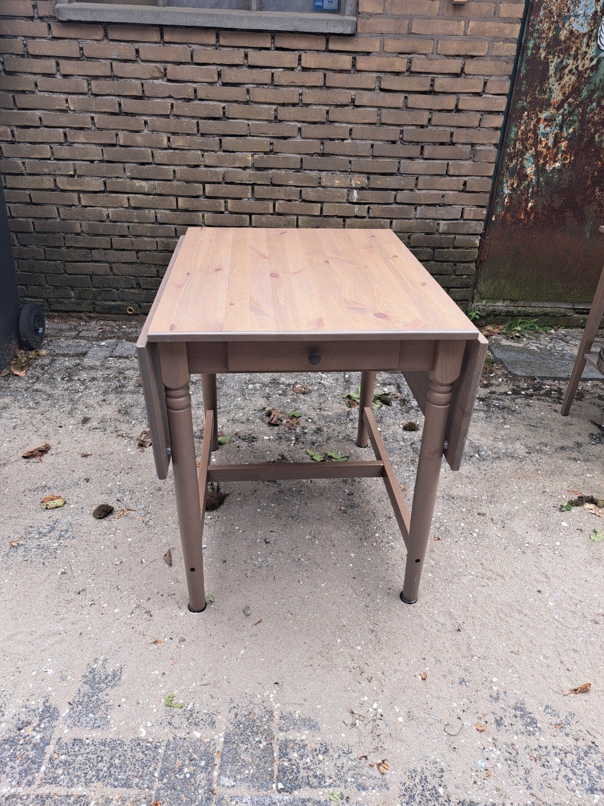 Uitklapbaar tafeltje / bureau van Ikea, Hemnes serie, Ophalen, Gebruikt, 2 zitplaatsen