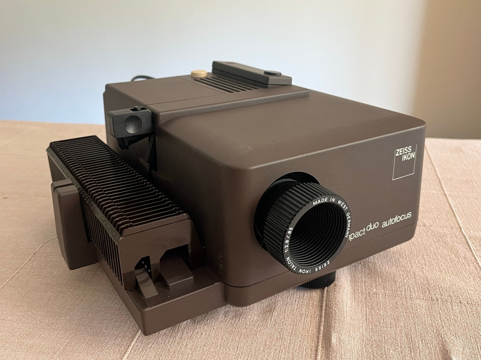Zeiss Ikon Compact duo autofocus diaprojector, Audio, Tv en Foto, Diaprojectors, Ophalen, Gebruikt