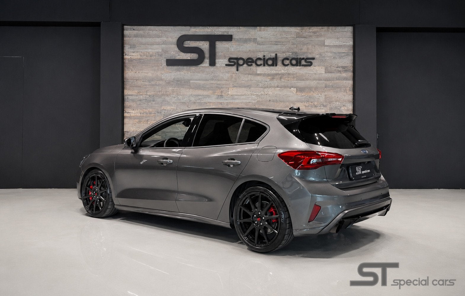 Ford Focus 2.3 EcoBoost ST-X Track pack| Brembo|KW, Auto's, Ford, Gebruikt, 4 cilinders, Met garantie (alle), 2261 cc