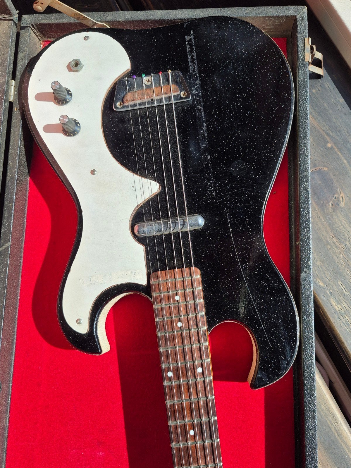 Foto 17 van Gitaar collectie vintage/high end. Gibson Harmony Burns etc