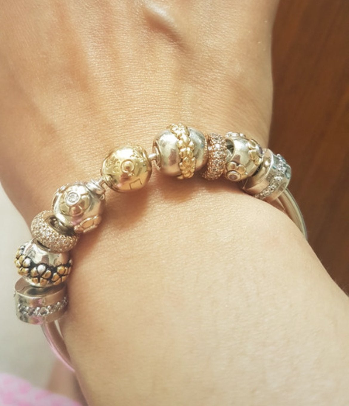 Pandora bedels en armband, zilver en goud, Sieraden, Tassen en Uiterlijk, Bedels, Gebruikt, Pandora, Ophalen of Verzenden, 4 bedels of meer