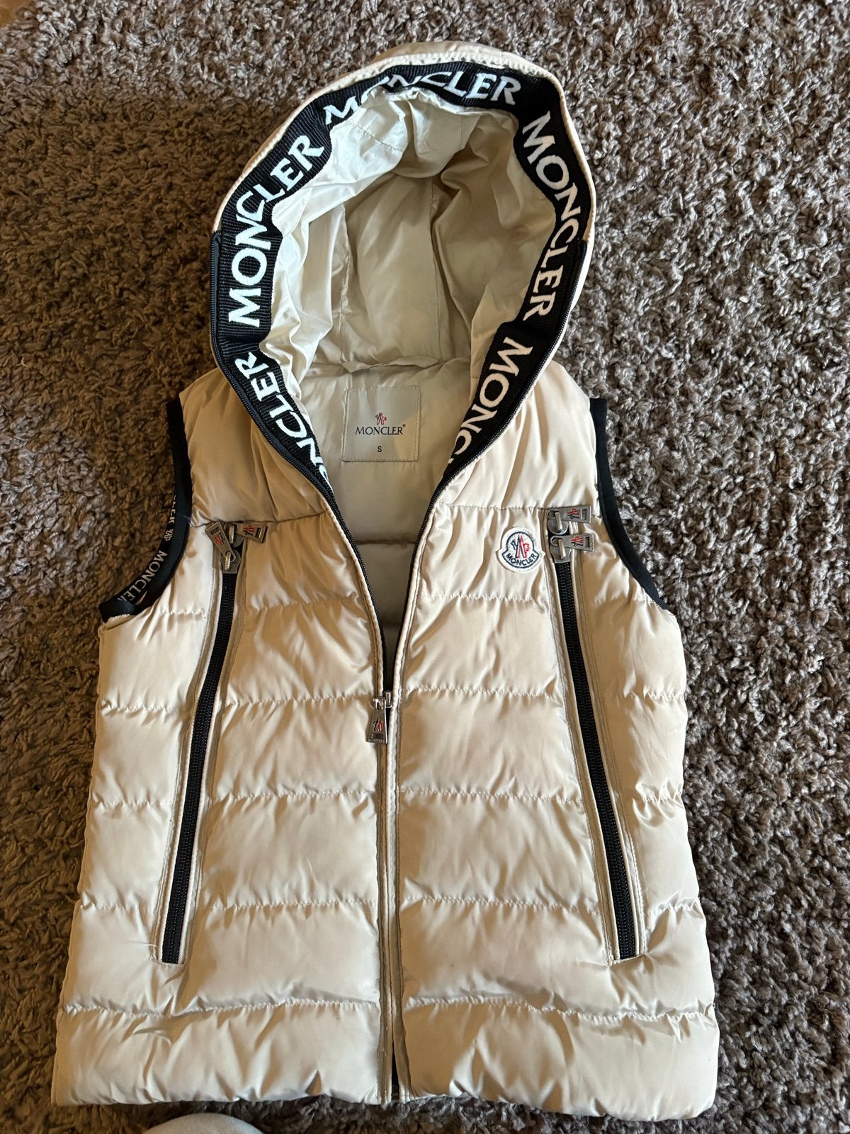 Moncler bodywarmer maat S, Ophalen of Verzenden, Zo goed als nieuw, Maat 36 (S), Beige