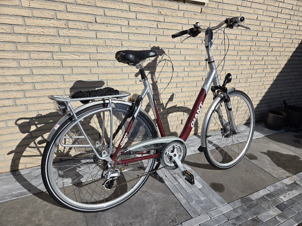 Giant Leader ST Light Series Damesfiets Nieuwstaat, Ophalen, 53 tot 56 cm, (Extra) lage instap, Giant