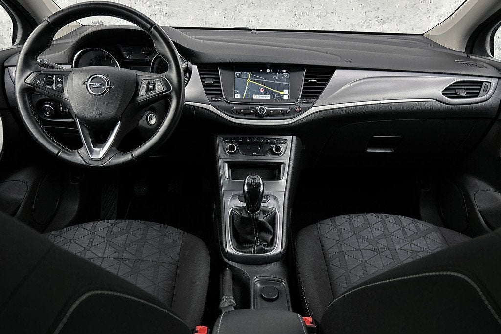 Opel Astra 1.0 Turbo 120 Jaar Edition | Cruise control | Nav, Stof, Gebruikt, Euro 6, 610 kg
