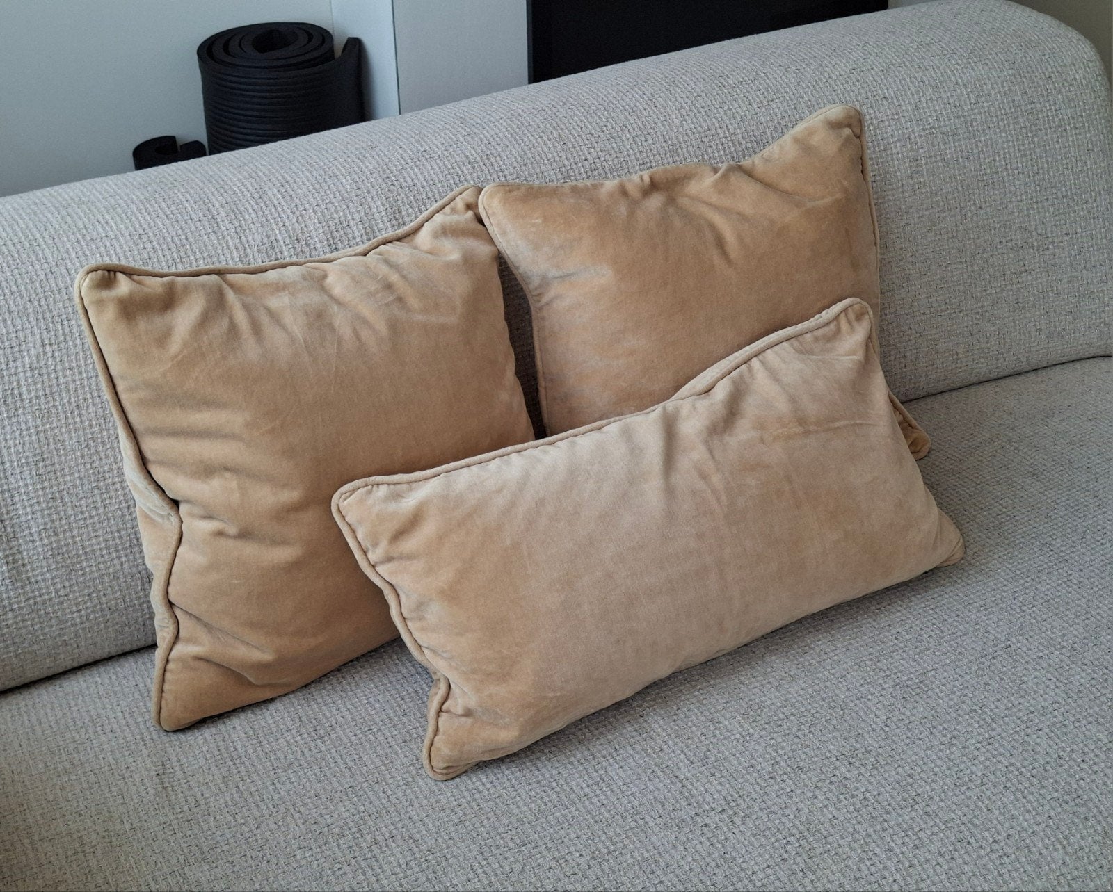 3 Liv Interior ecologische kussens beige/mosterdgeel, Ophalen of Verzenden, Zo goed als nieuw, Beige, Vierkant