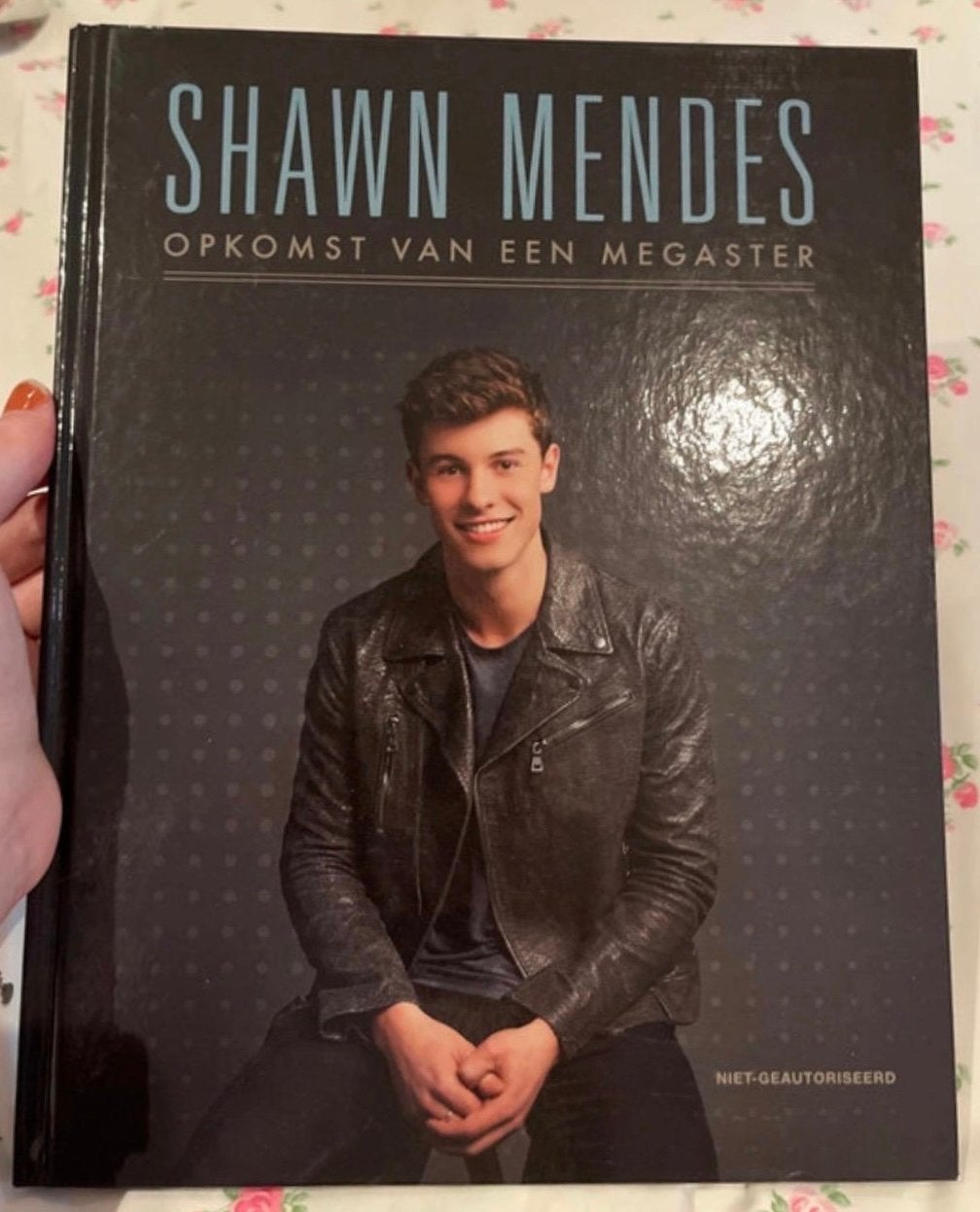 Boek: Shawn Mendes - Opkomst van een megaster (Hardcover), Ophalen of Verzenden, Zo goed als nieuw, Artiest