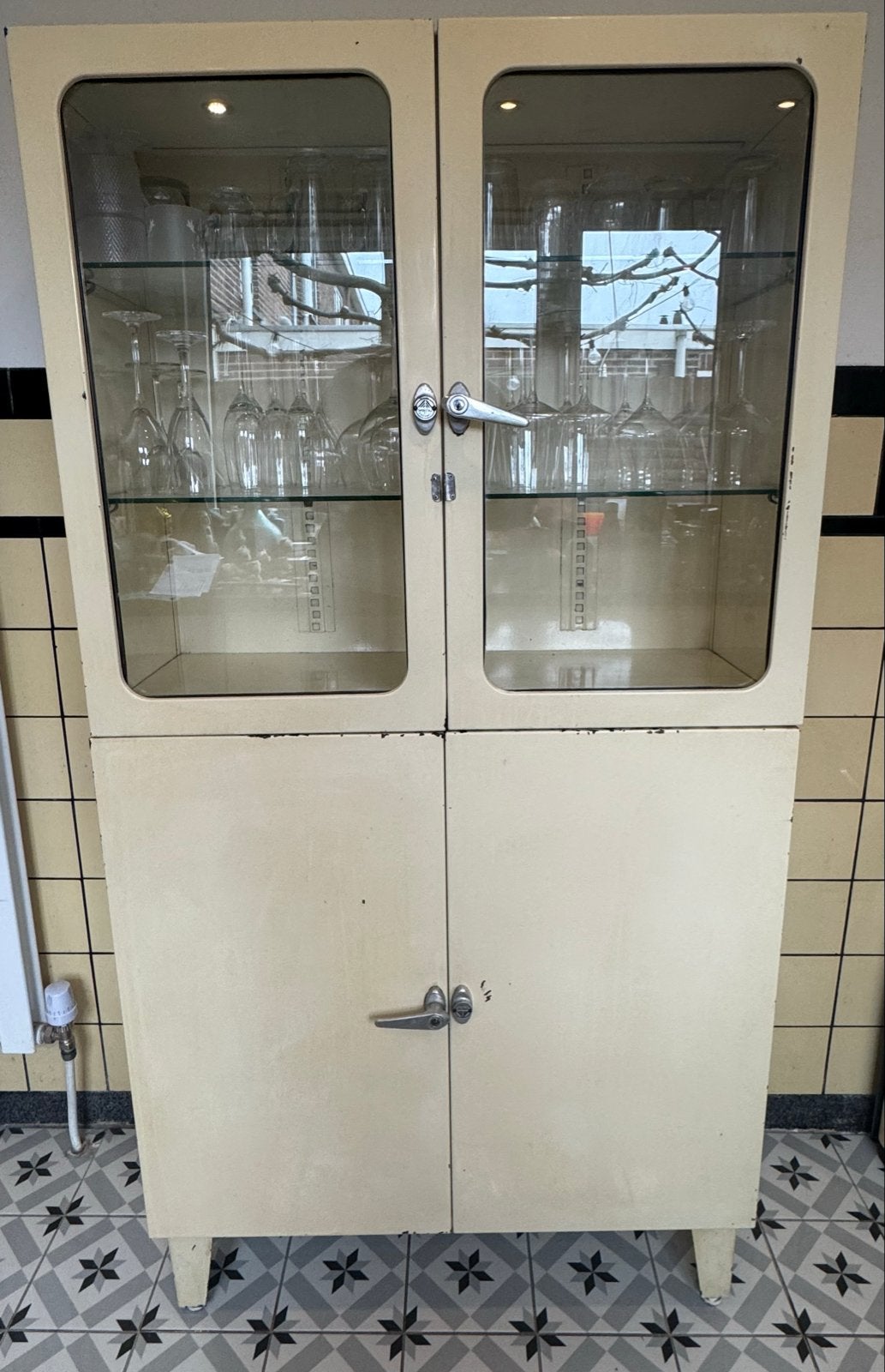 Vintage Apothekerskast uit Tsjechoslowakije, Ophalen
