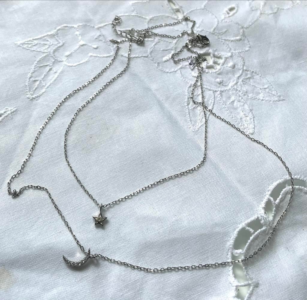 Zilveren ketting met ster en maan hangers, Sieraden, Tassen en Uiterlijk, Kettingen, Met kristal, Overige materialen, Ophalen of Verzenden