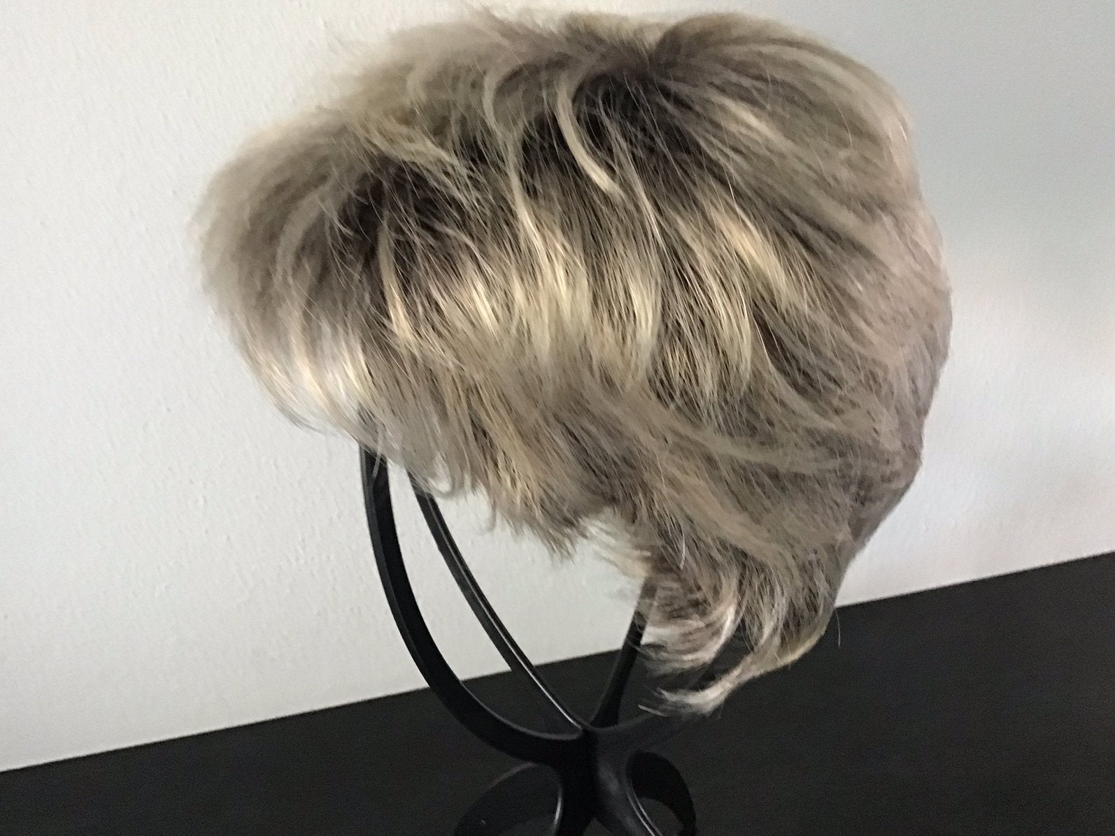 Haarwerk nieuw niet gedragen van een goede kwaliteit dames, Sieraden, Tassen en Uiterlijk, Uiterlijk | Haarverzorging, Ophalen of Verzenden