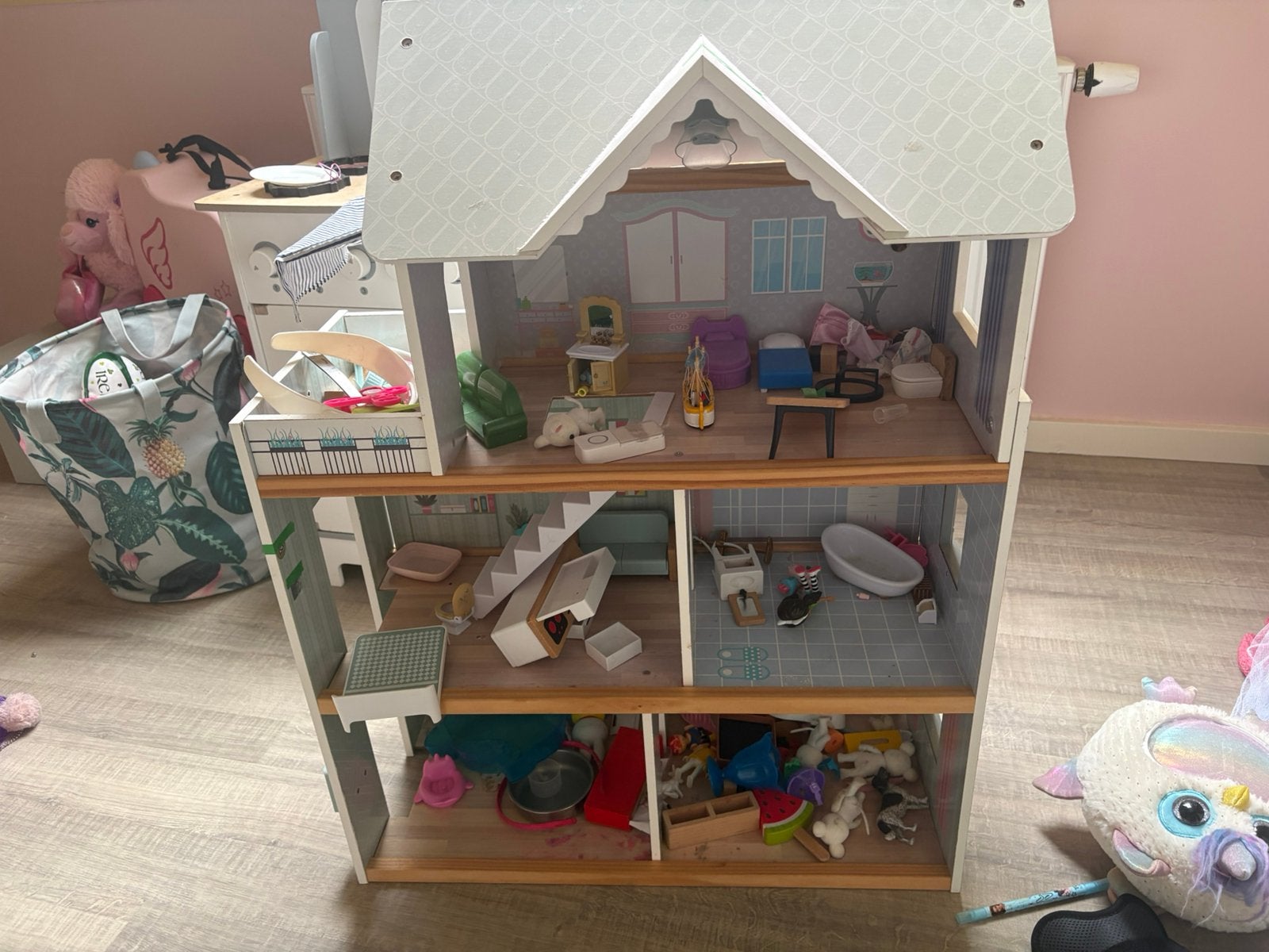 Poppenhuis met inhoud, Ophalen, Zo goed als nieuw, Poppenhuis