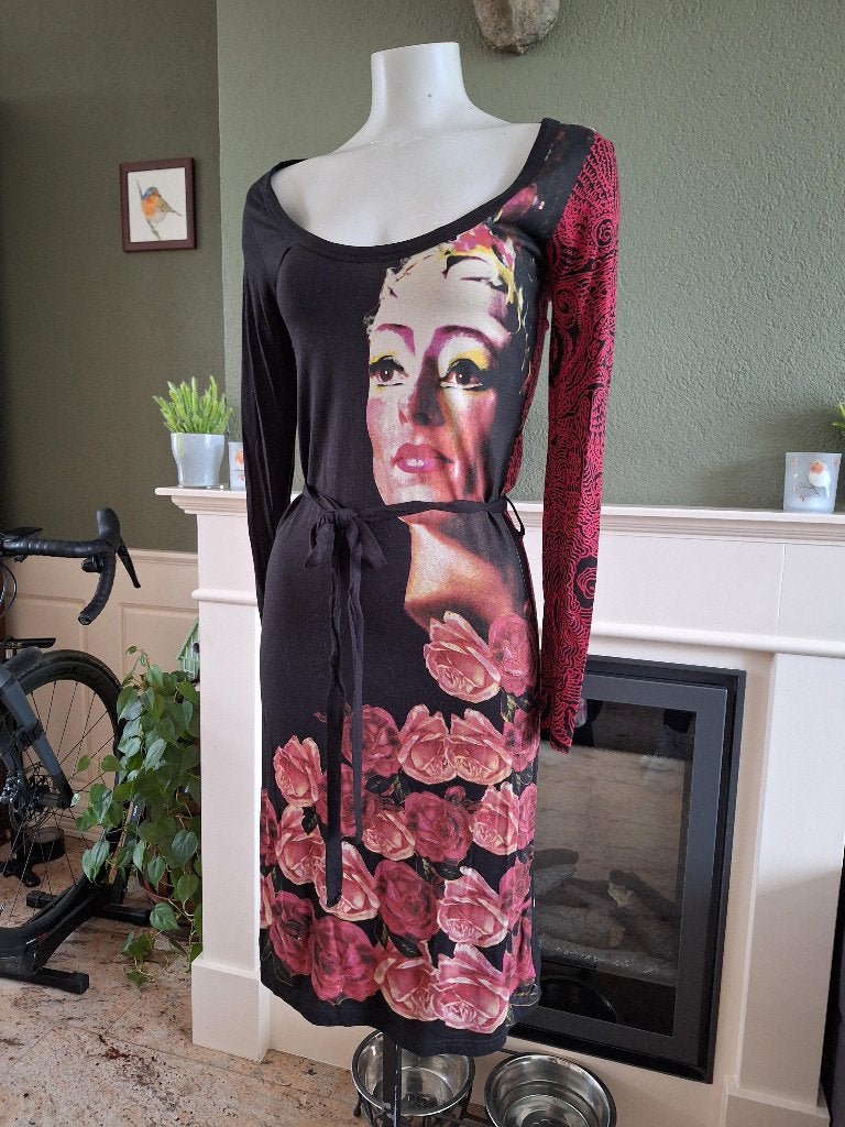 Desigual mooie cirque du soleil jurk S 36, Kleding | Dames, Verzenden, Zwart, Zo goed als nieuw, Knielengte