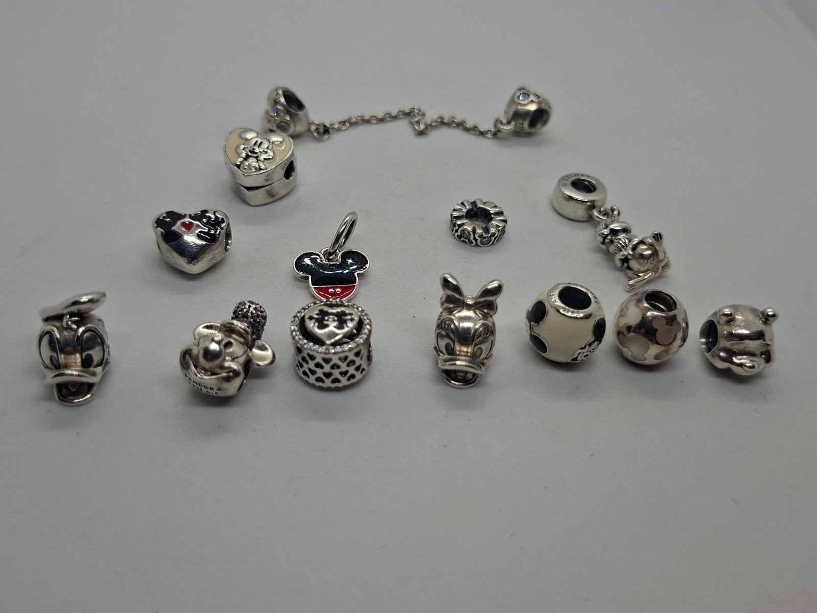 Zilveren Pandora Disney Bedels ,€30 per stuk, Pandora, Ophalen of Verzenden, 4 bedels of meer, Zilver
