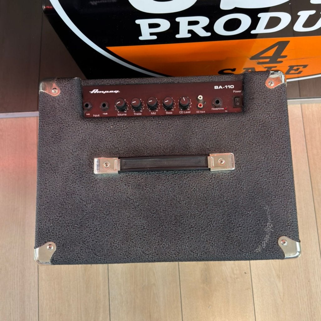 Ampeg BA-110 Gitaar versterker | Nette staat, Flex Ltd., Zo goed als nieuw, https://flex.com/contact-us, Nobelstraat 10, 5807 GA Oostrum LB, Limburg, Nederland
