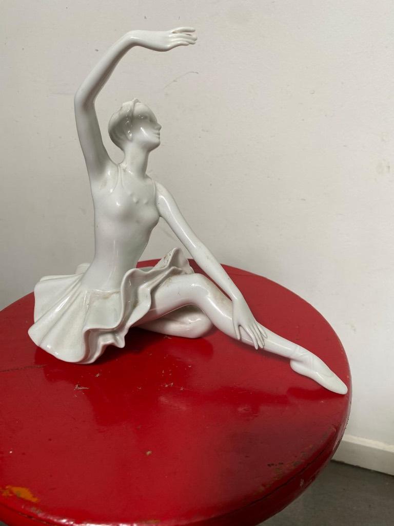 PORSELEINEN BEELD VAN BALLERINA, Art deco, Ophalen of Verzenden, 20 - 50 cm, Wit