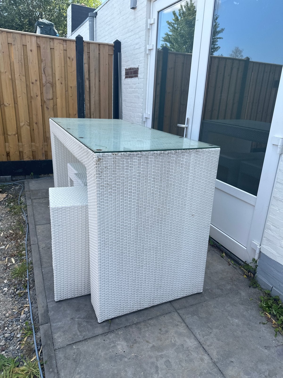 Witte Bartafel voor in de tuin met 6 Krukken, Ophalen, Zo goed als nieuw, Rechthoekig, Wicker