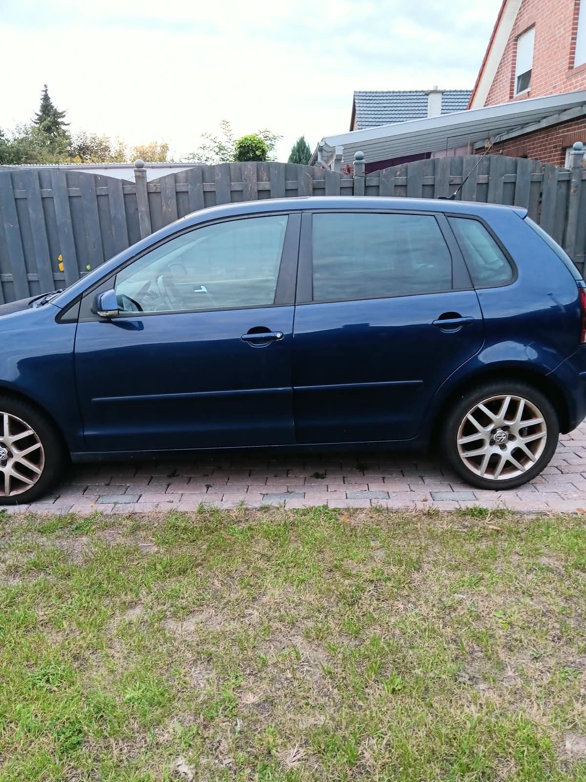 Volkswagen Polo 1.6 77KW AUT 2007 Blauw, Auto's, 4 cilinders, 14 km/l, 570 kg, 104 pk