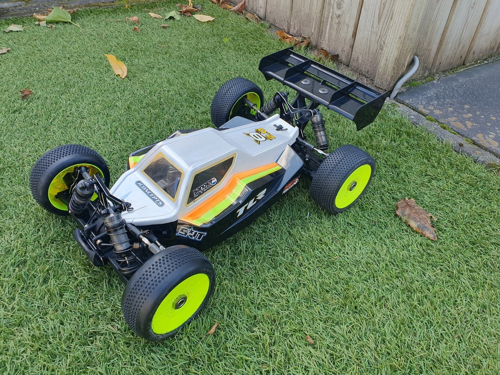 TLR X Eight 2.0 1/8 wedstrijdbuggy - ZGAN ARTR met electra, Hobby en Vrije tijd, Elektro, Auto offroad, Ophalen of Verzenden, Zo goed als nieuw