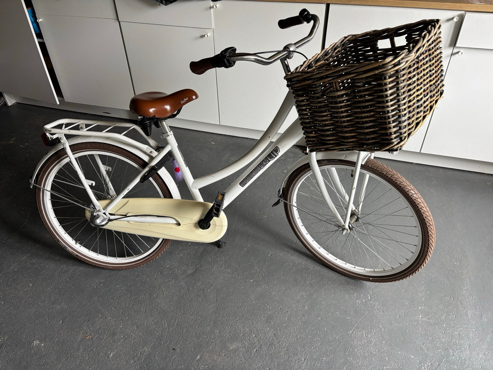 Sparta Pick-up Meisjesfiets 24 inch met mand, Ophalen, Terugtraprem, Sparta, Gebruikt
