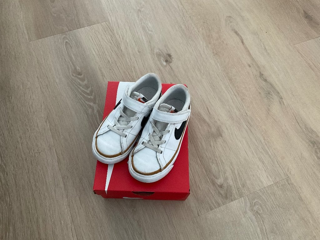 Nike schoenen Court Legacy maat 27, Jongen of Meisje, Schoenen, Ophalen of Verzenden, Zo goed als nieuw